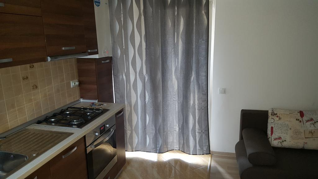 Appartement Garsoniere Dinu à Bucarest Extérieur photo
