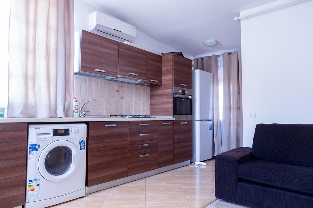 Appartement Garsoniere Dinu à Bucarest Extérieur photo
